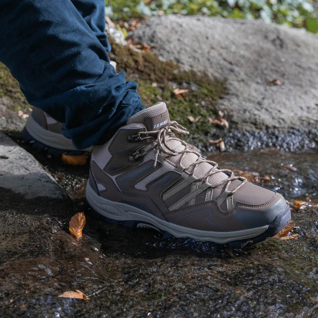 Avery | Lightweight Unisex orthopaedic outdoor shoes